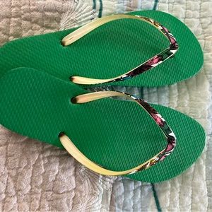 BRAND NEW! Flip flops!